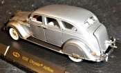 Chrysler Airflow 1936 signature models modellbil diecast skalmodell samlarbil