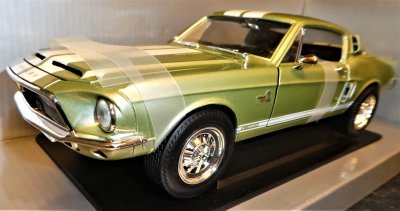 Shelby GT-500KR 1968 Roadsignature skala 1/18 1:18 modellbil diecast skalmodell samlarbil Ford Mustang USA Jänkebil