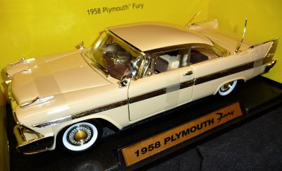 Plymouth Fury 1958 Skala 1/18  1:18 modellbil samlarbil diecast USA Jänkebil